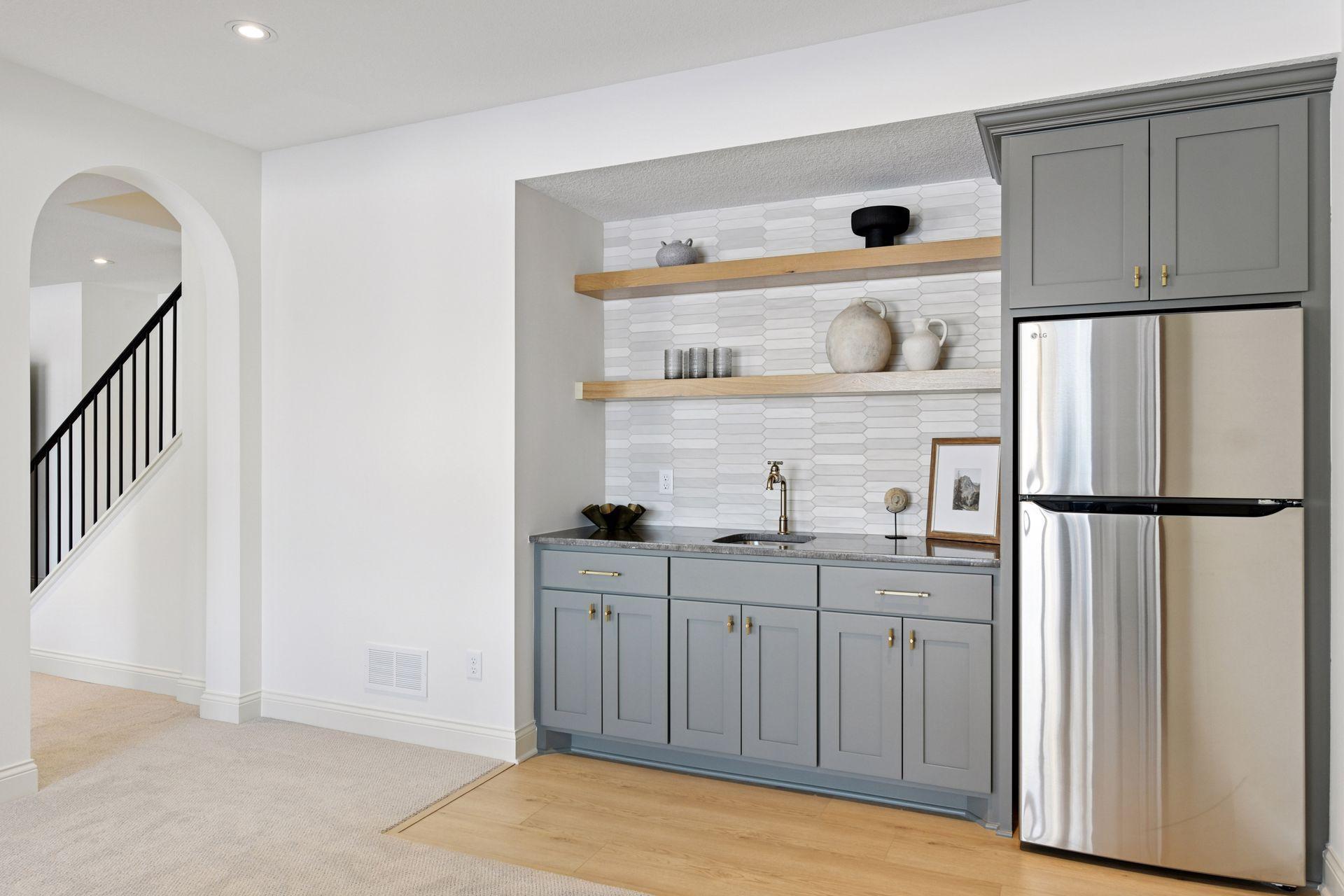 Wet Bar *PHOTO OF SIMILAR HOME