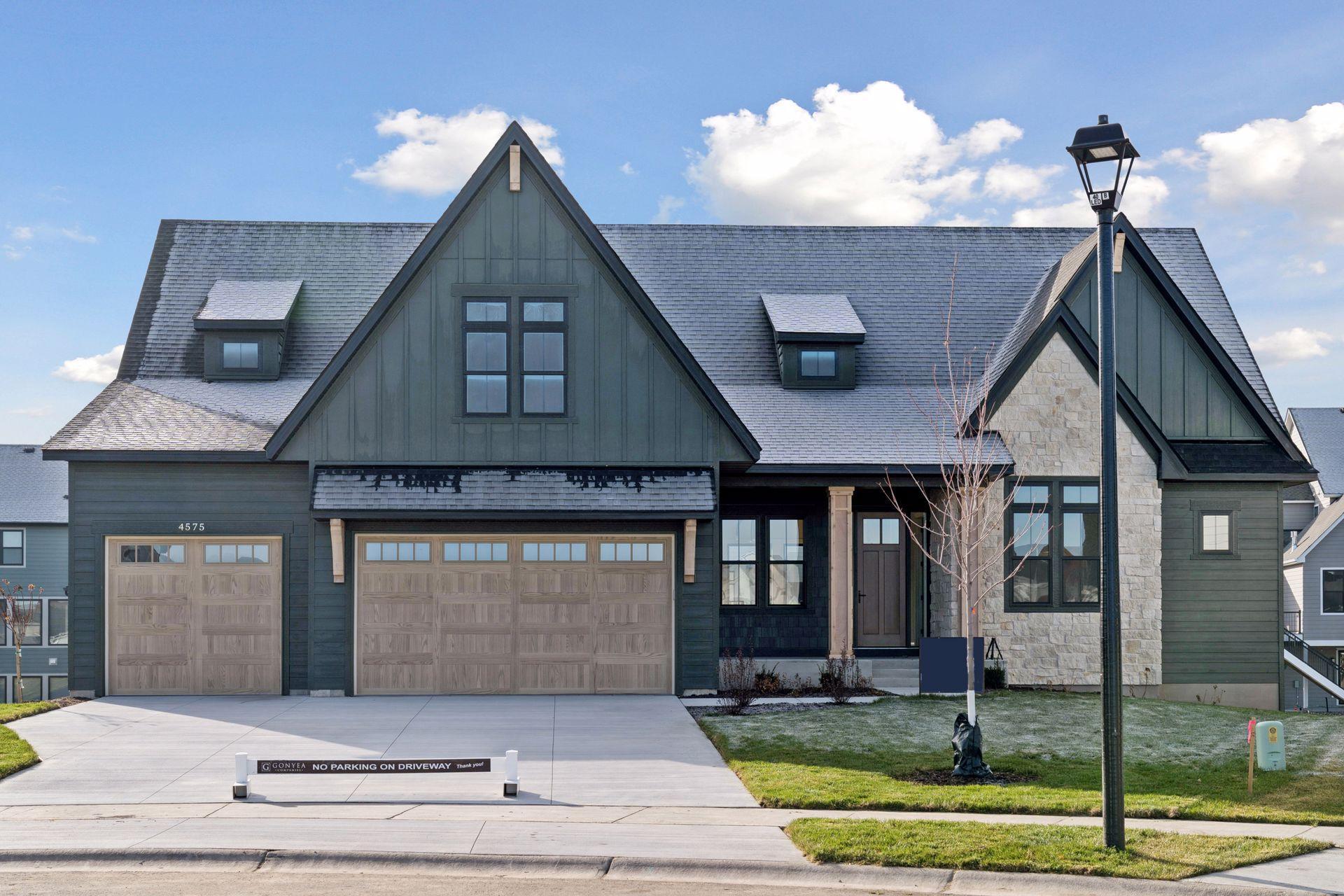 MISSISSIPPI Elevation "will build to suit" *PHOTO OF SIMILAR HOME