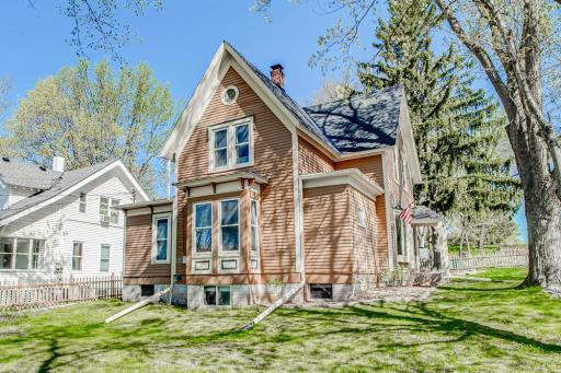 906 4th Street N, Stillwater, MN 55082