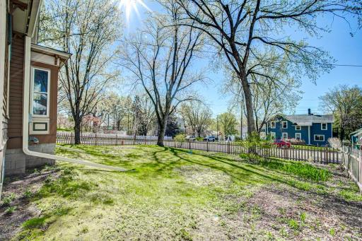 906 4th Street N, Stillwater, MN 55082