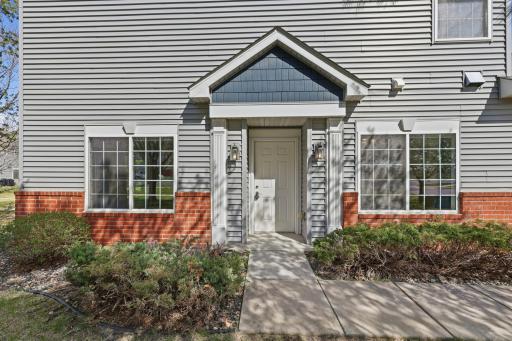 8507 Grove Circle, Shakopee, MN 55379