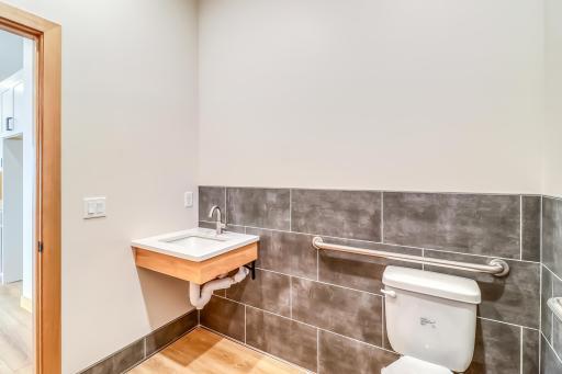 5165 44th Street S, Fargo, ND 58104