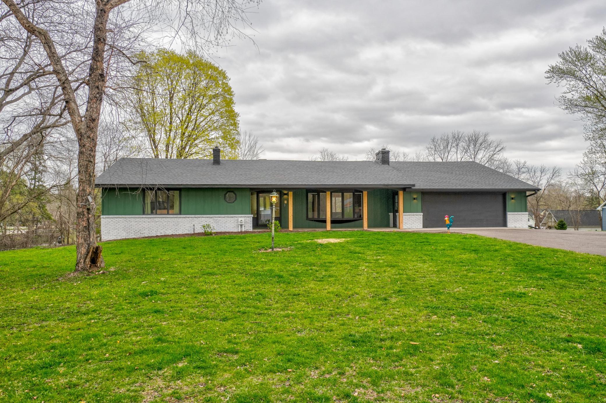 980 Rosabell St-15.jpg