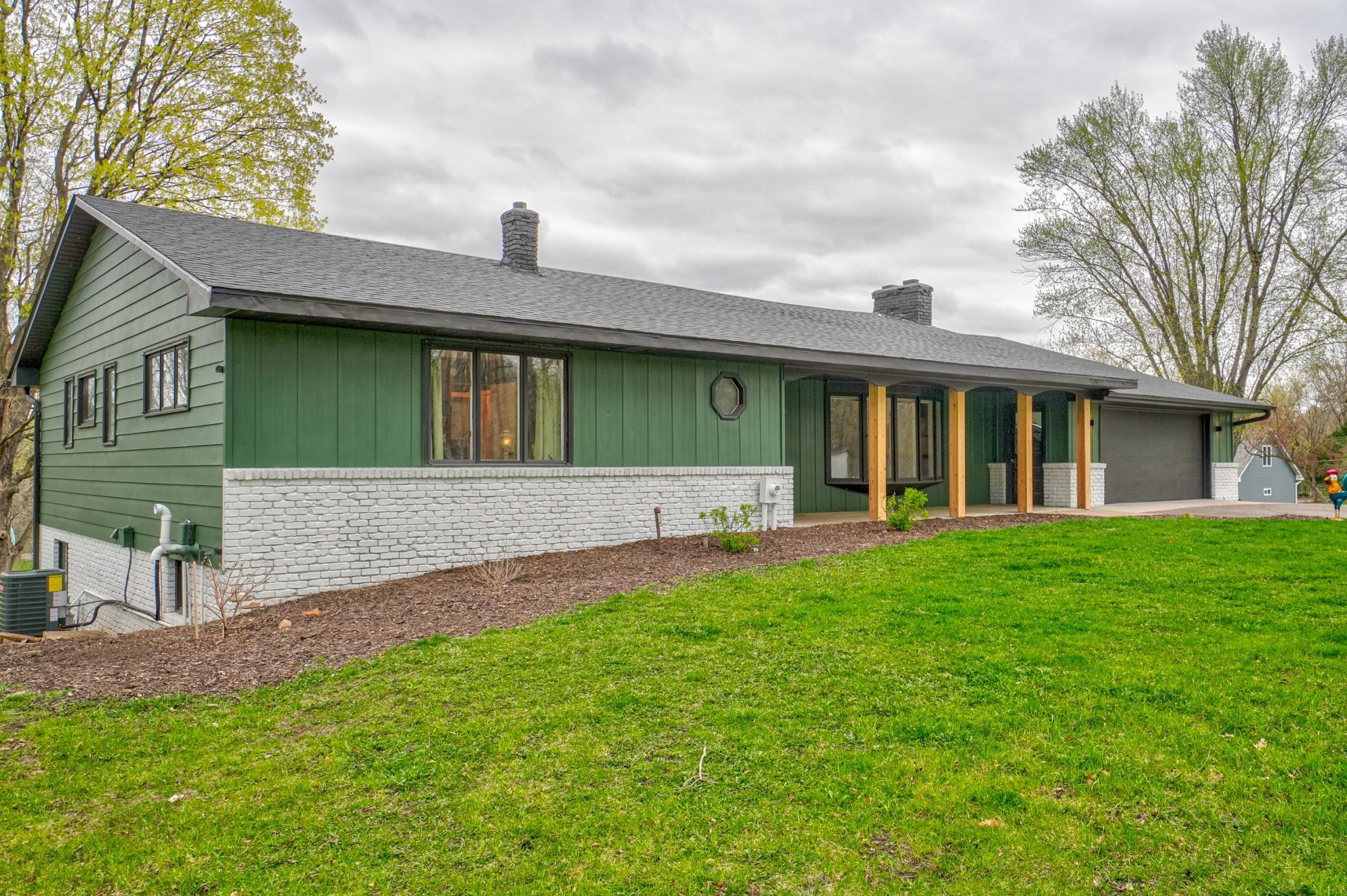 980 Rosabell St-23.jpg