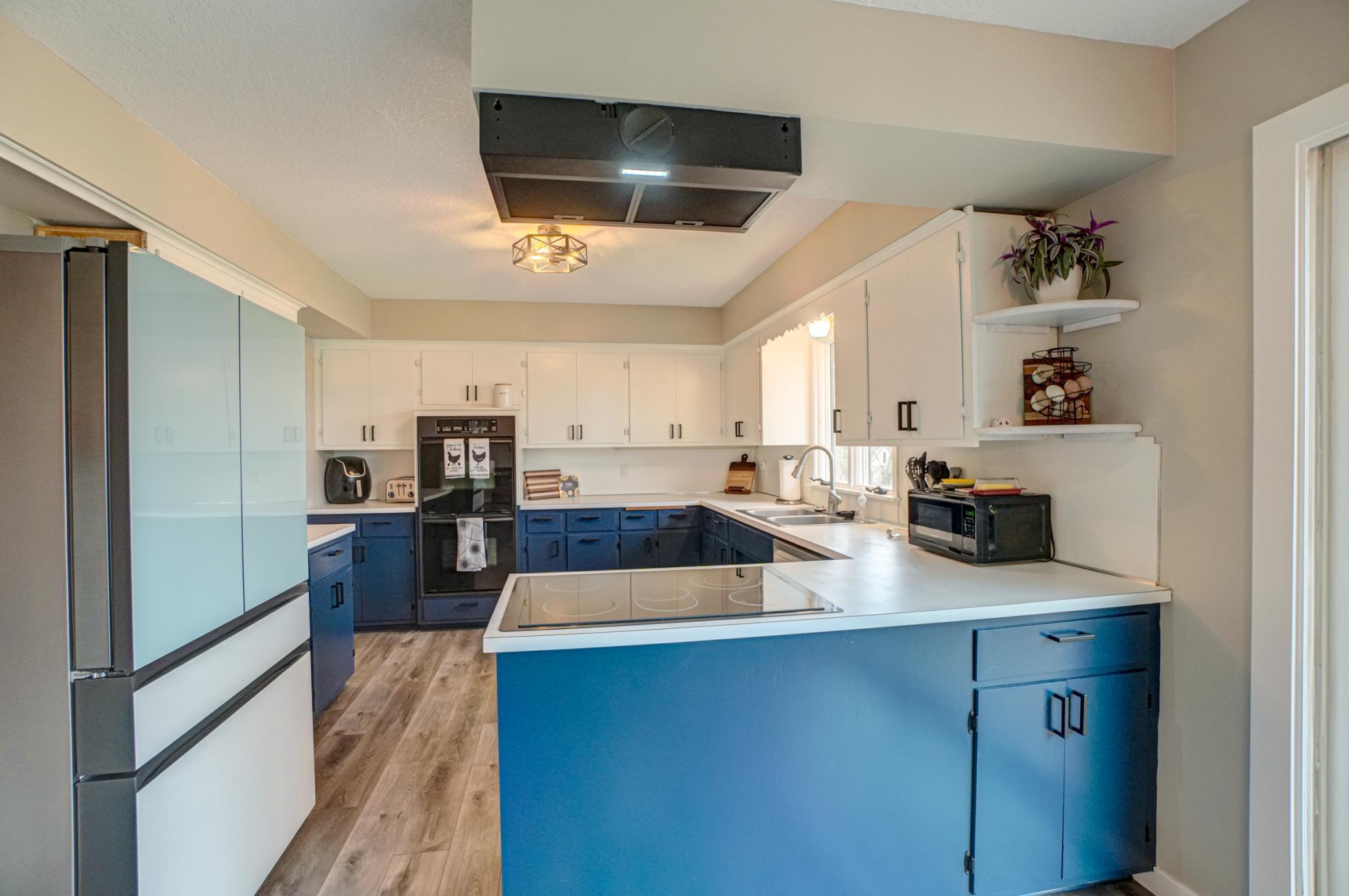 980 Rosabell St-50 - Copy.jpg