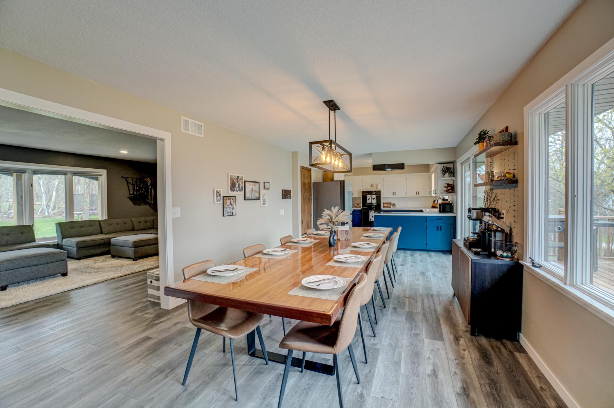 980 Rosabell St-44.jpg