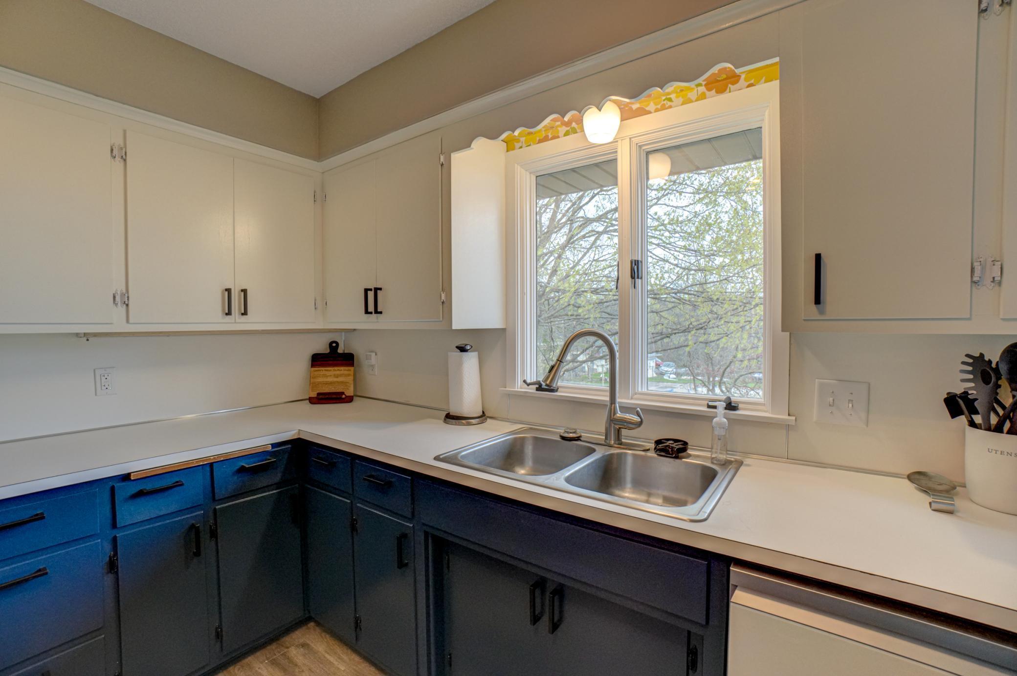 980 Rosabell St-61 - Copy.jpg