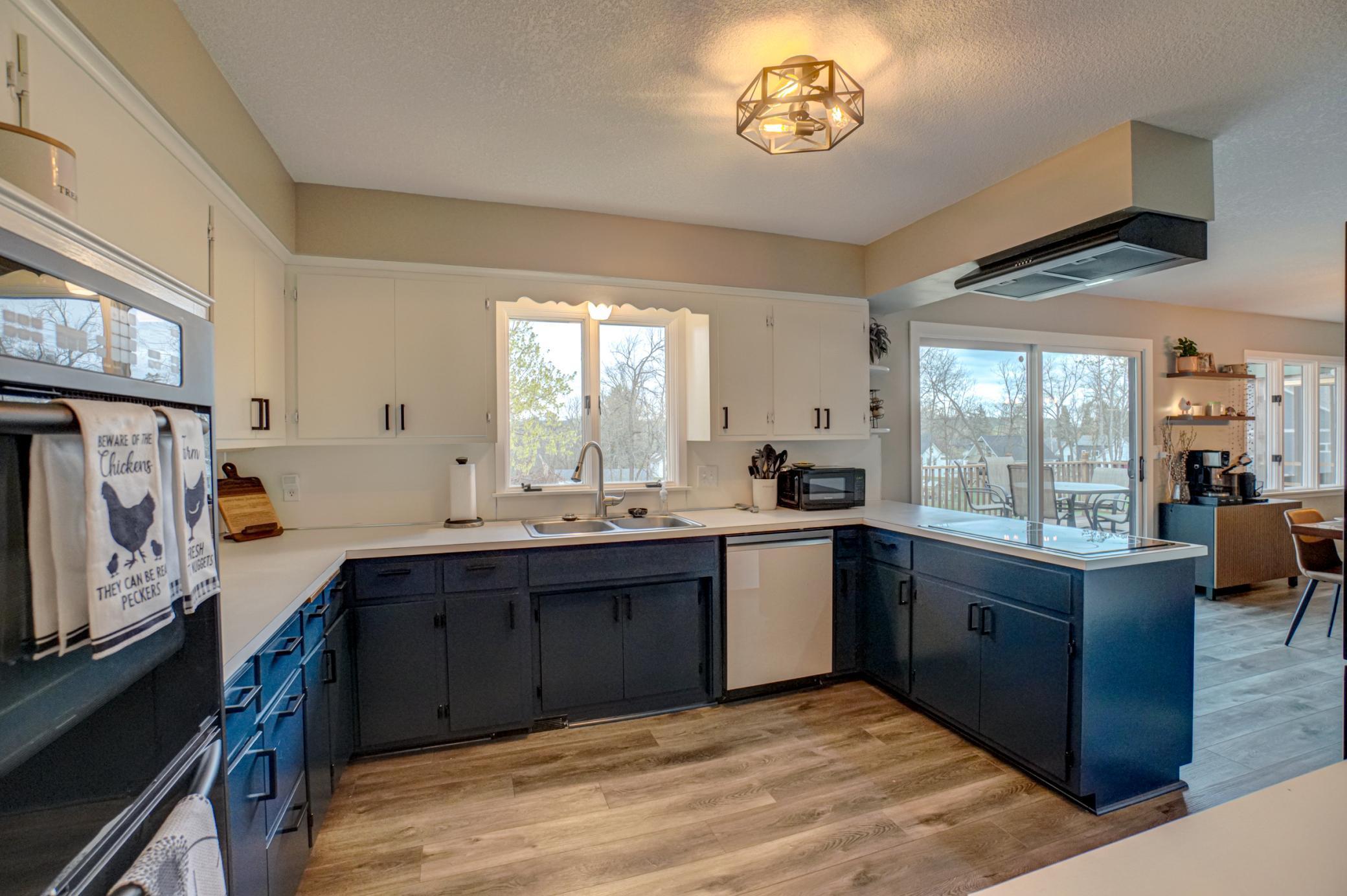 980 Rosabell St-67 - Copy.jpg