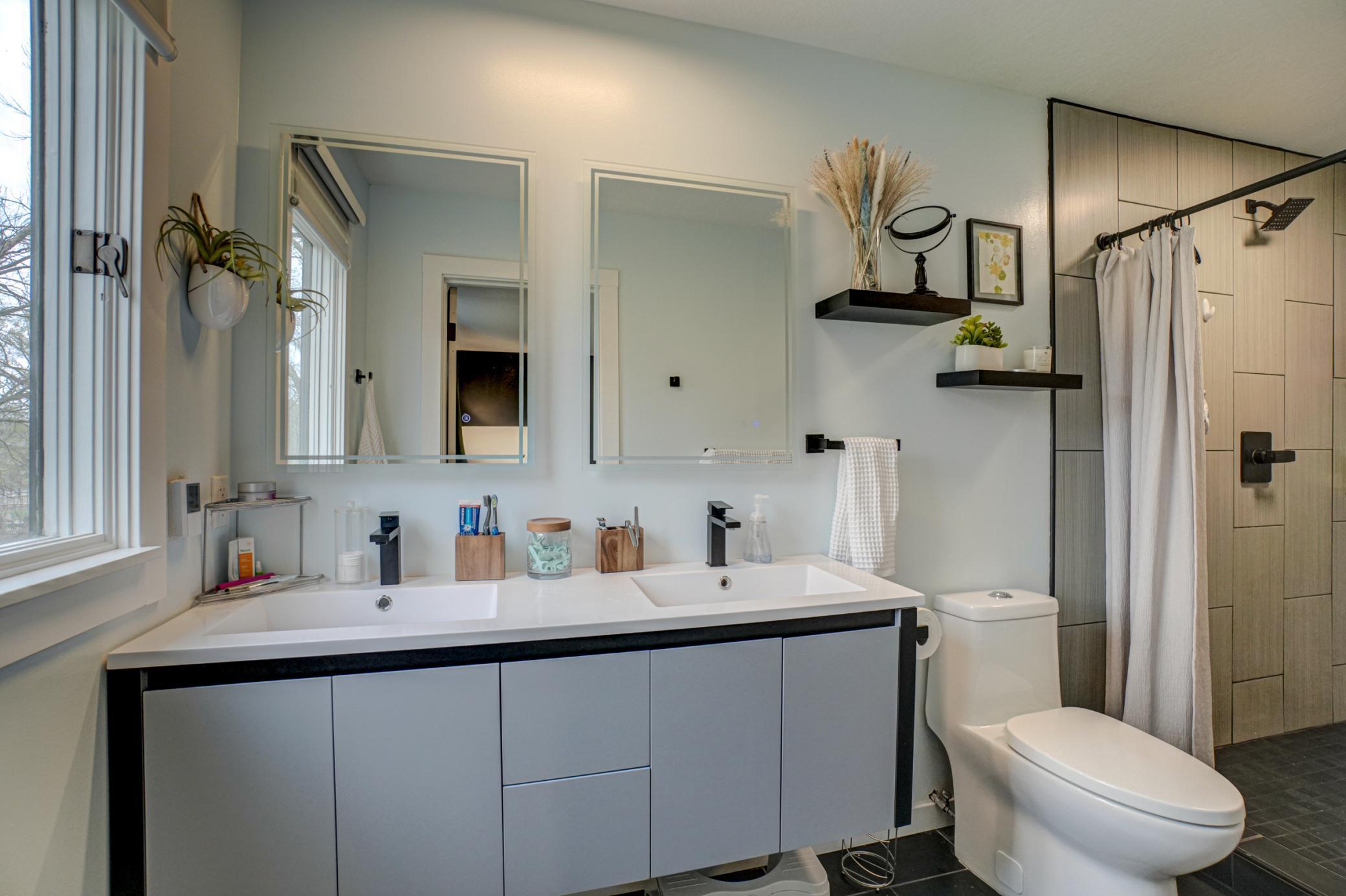 980 Rosabell St-82.jpg