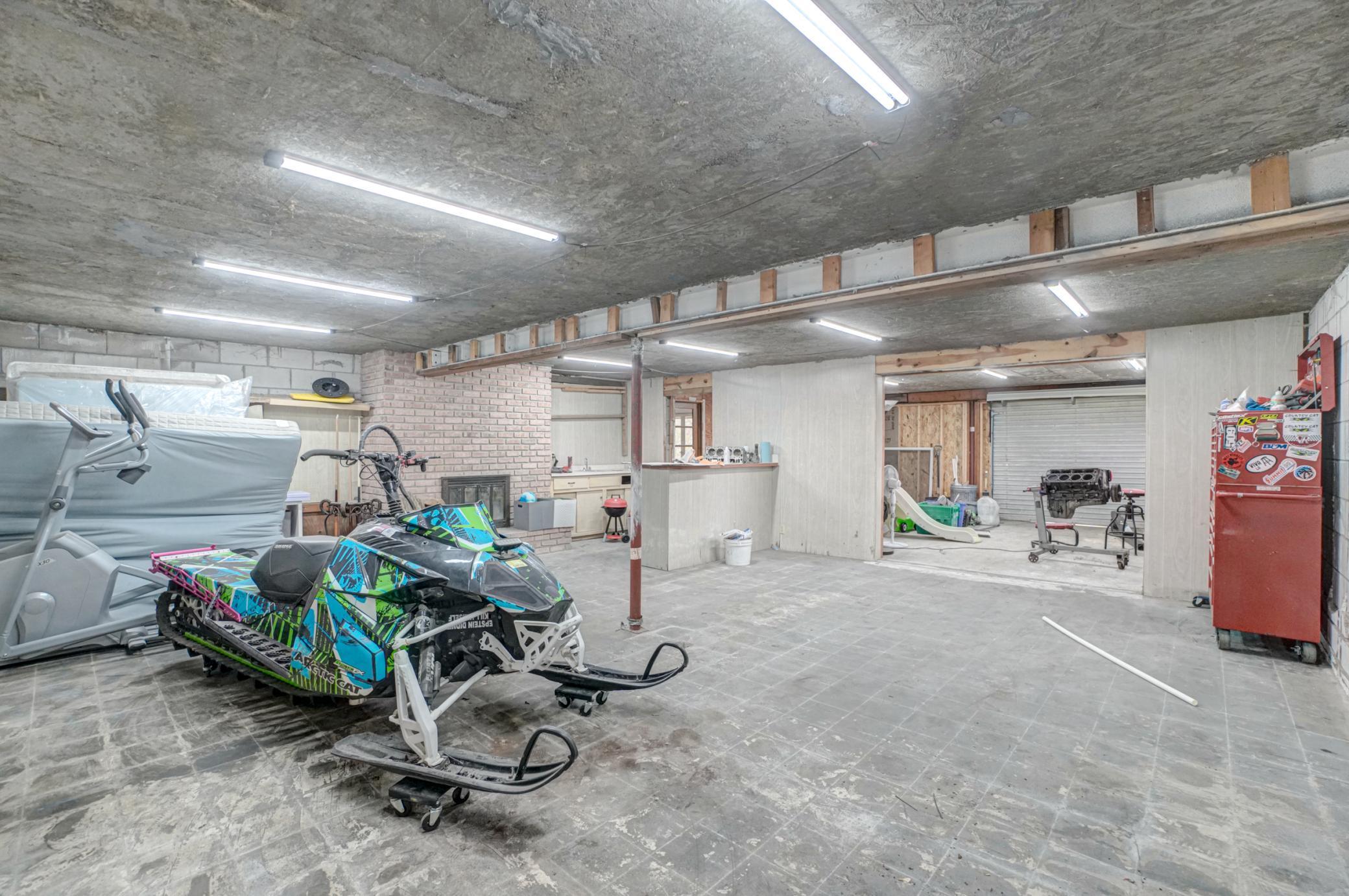 980 Rosabell St-115.jpg