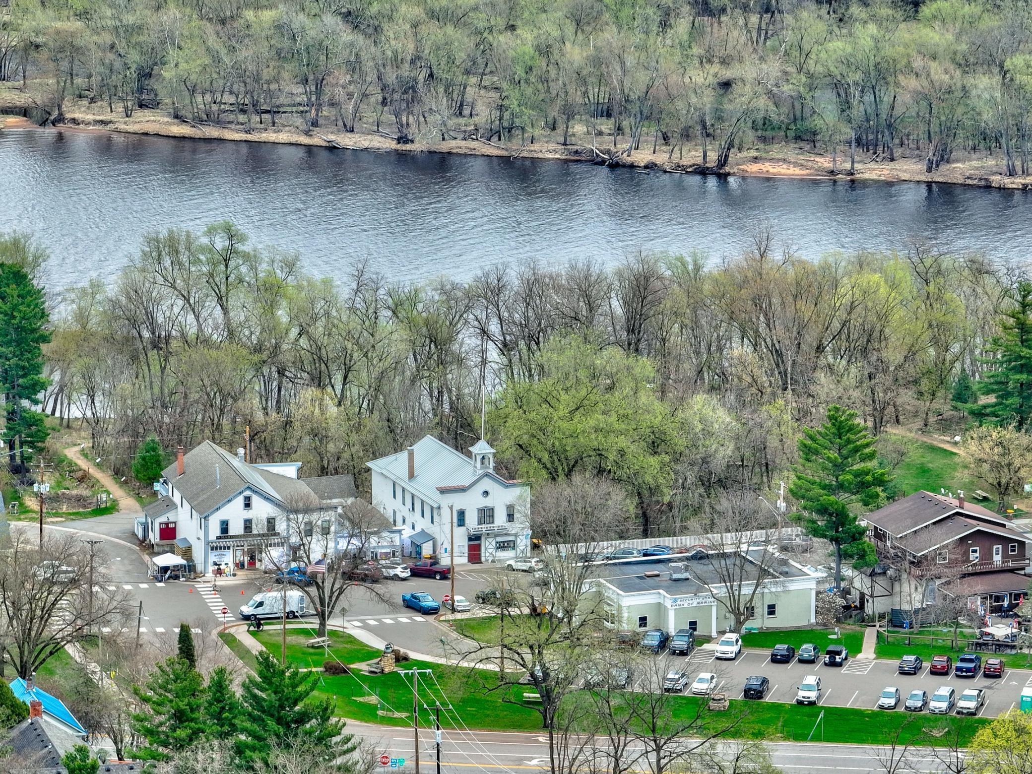 980 Rosabell St-127.jpg