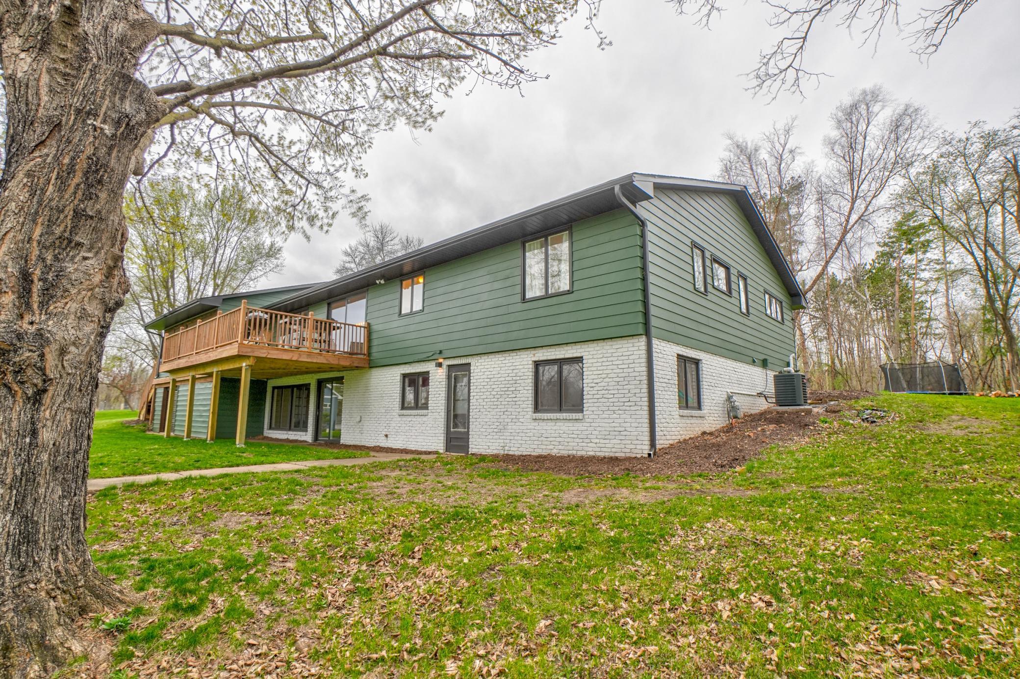 980 Rosabell St-118.jpg