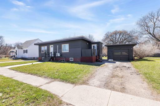 713 13th Street N, Moorhead, MN 56560