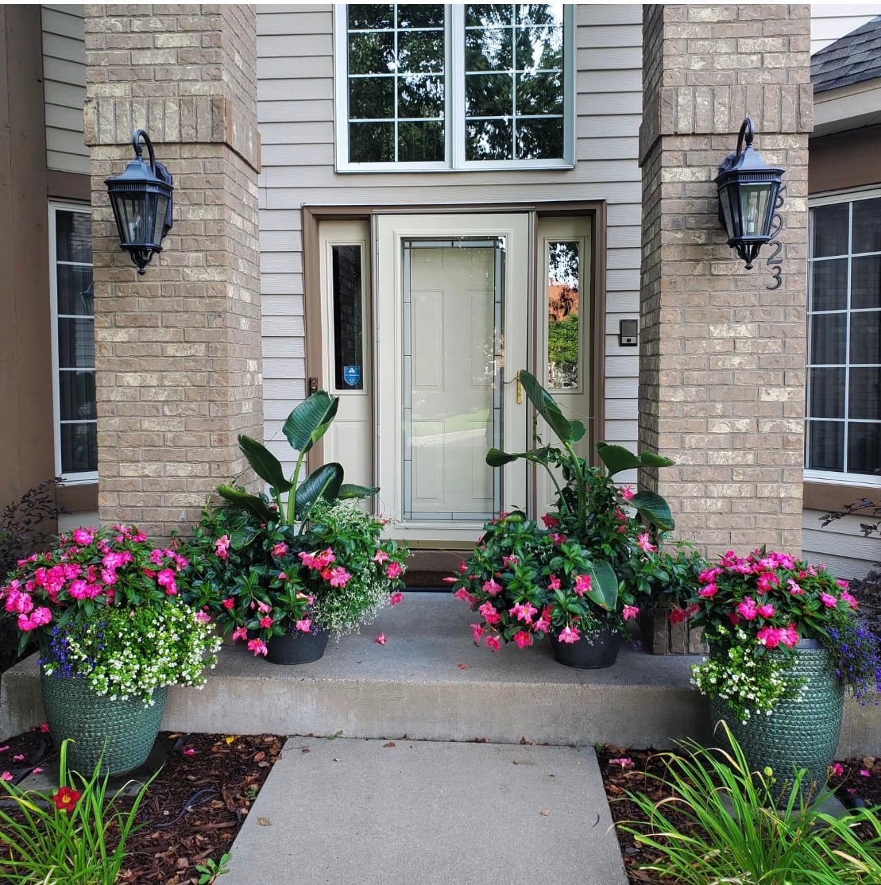 Beautiful entrance - credit seller for photo