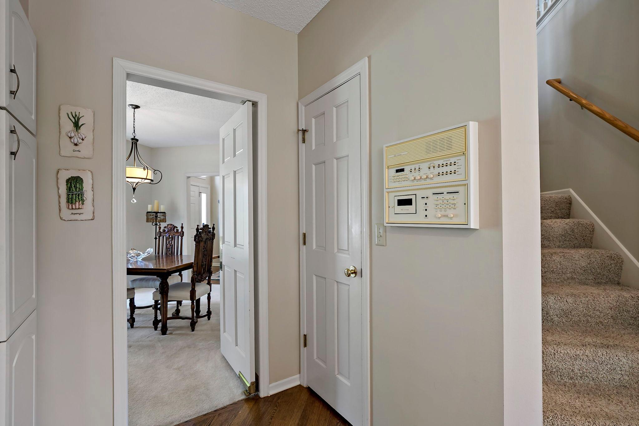 30-web-or-mls-8923 Highland Bay, Woodbury, MN_0033.jpg