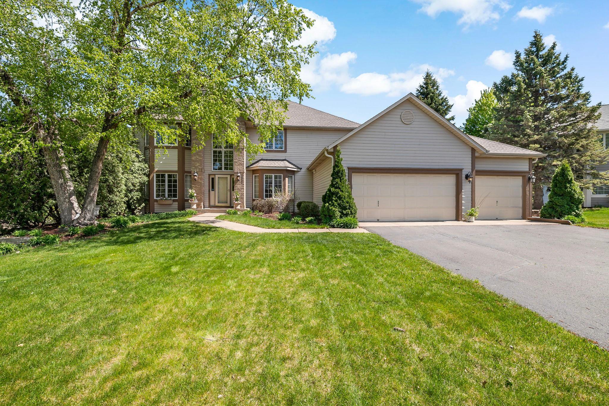 14-web-or-mls-8923 Highland Bay, Woodbury, MN_0017.jpg