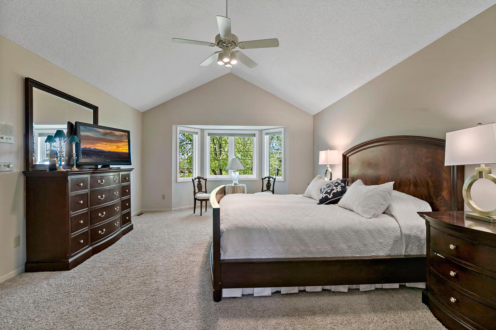 37-web-or-mls-8923 Highland Bay, Woodbury, MN_0040.jpg