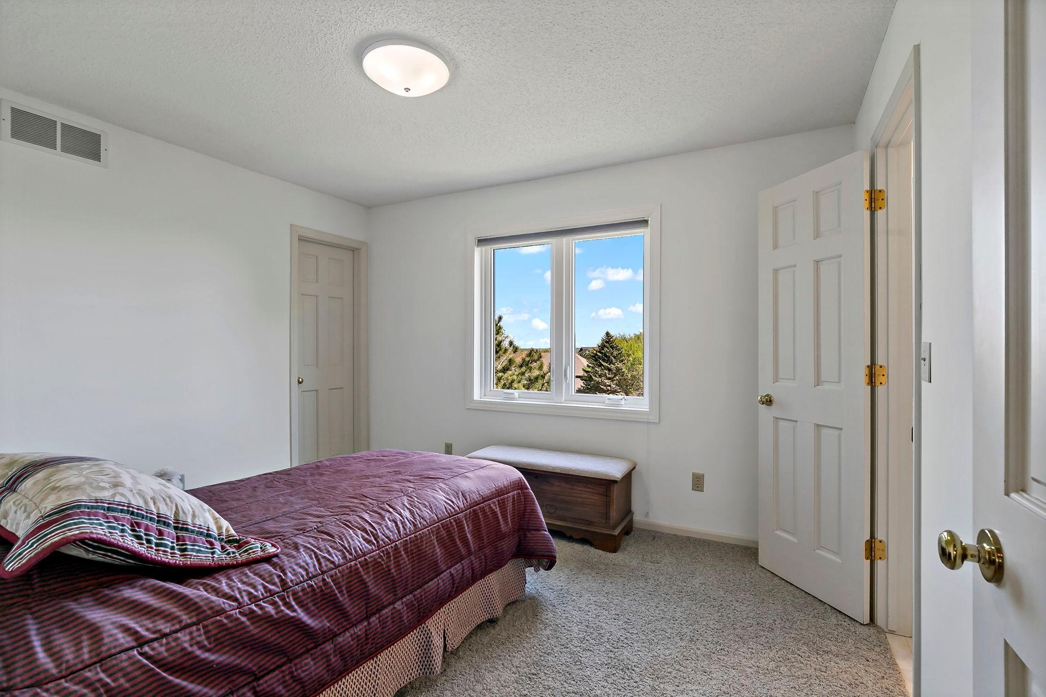 43-web-or-mls-8923 Highland Bay, Woodbury, MN_0046.jpg