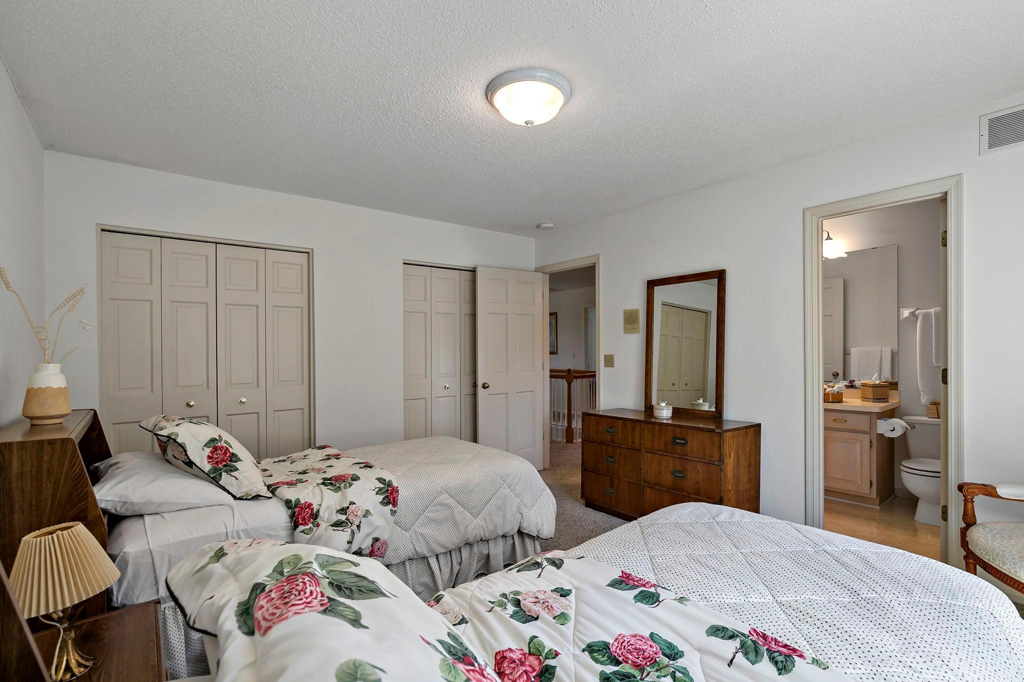 51-web-or-mls-8923 Highland Bay, Woodbury, MN_0054.jpg