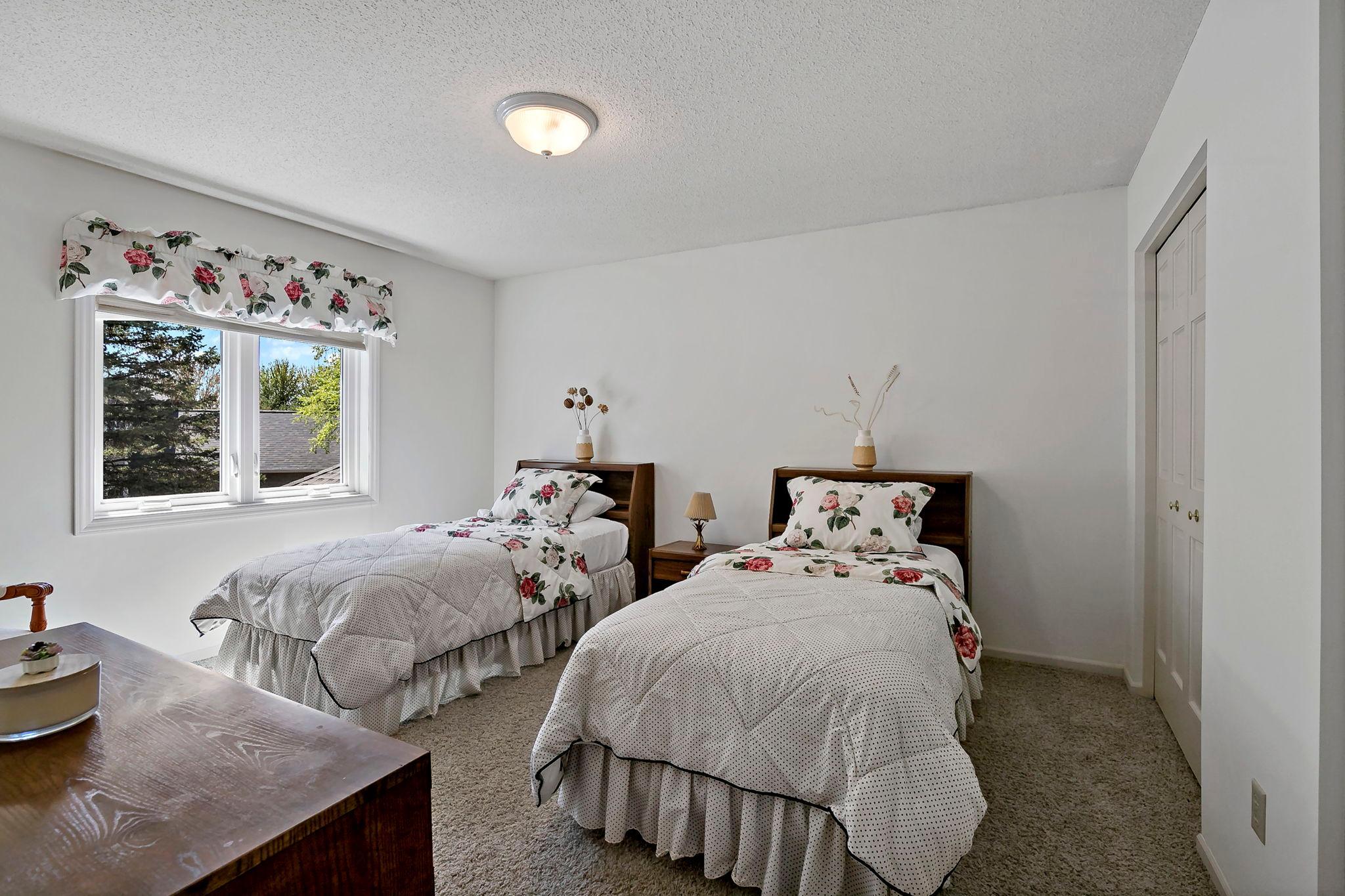 50-web-or-mls-8923 Highland Bay, Woodbury, MN_0053.jpg