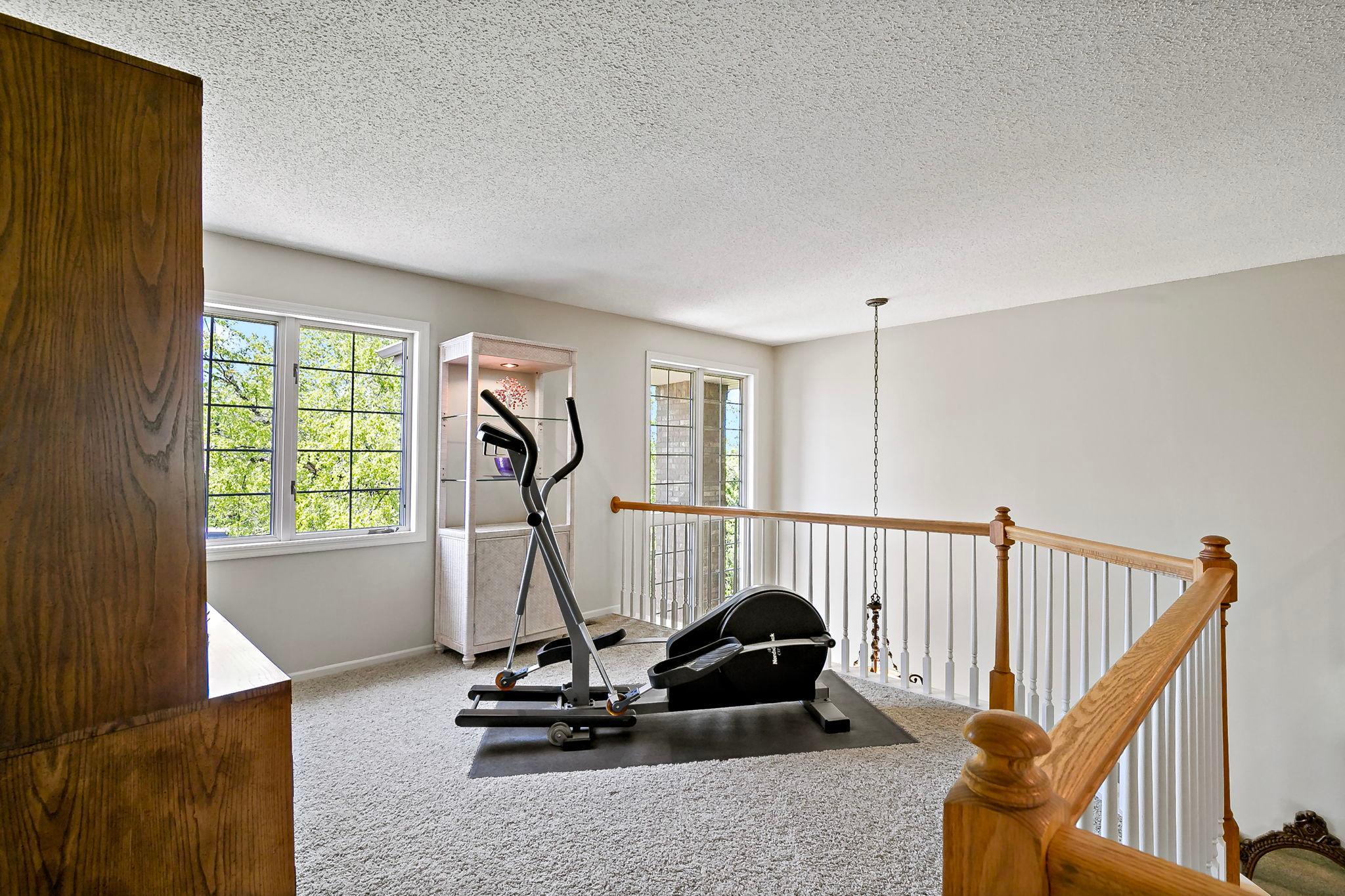 52-web-or-mls-8923 Highland Bay, Woodbury, MN_0055.jpg