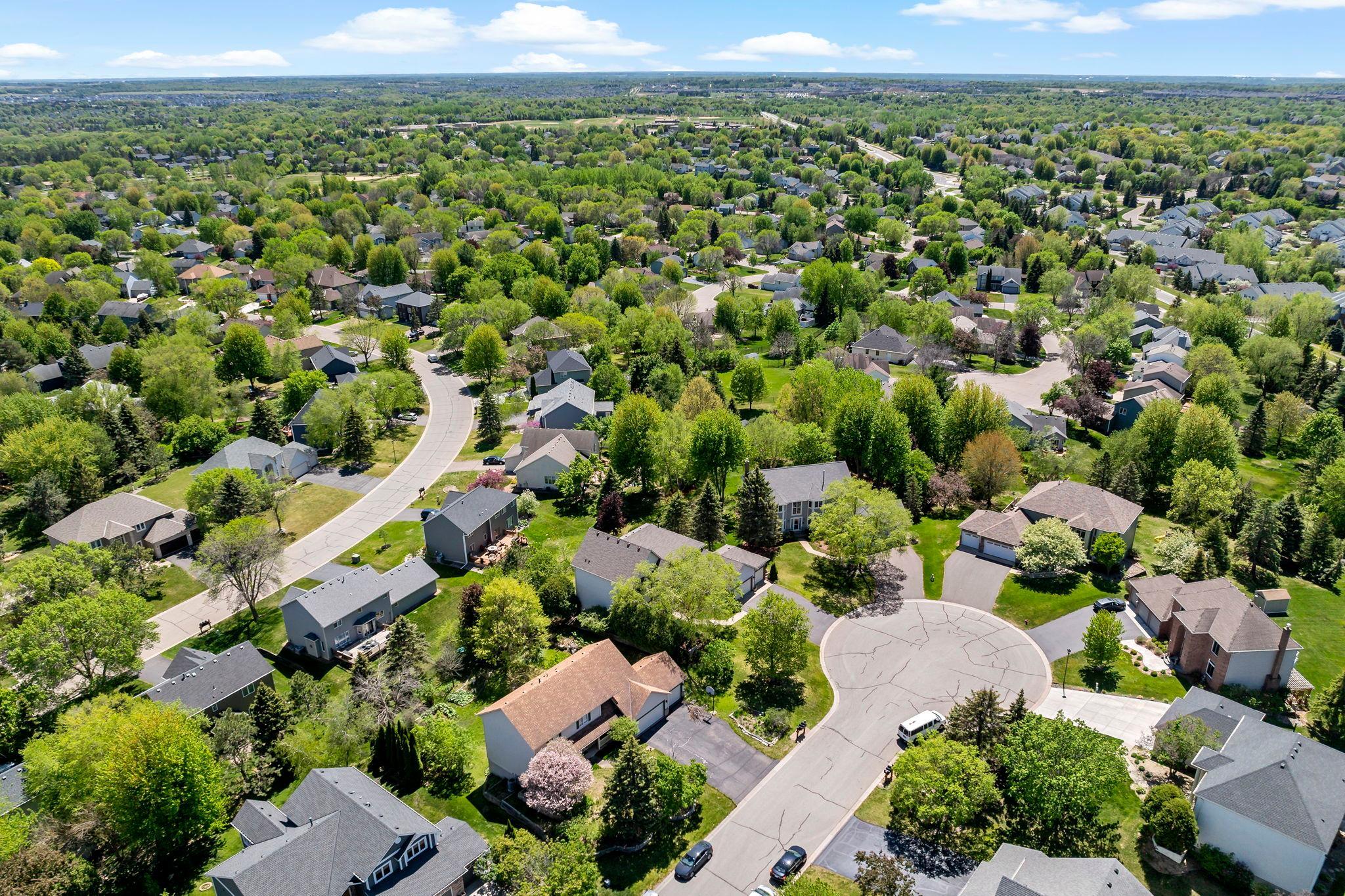 3-web-or-mls-8923 Highland Bay, Woodbury, MN_0006.jpg