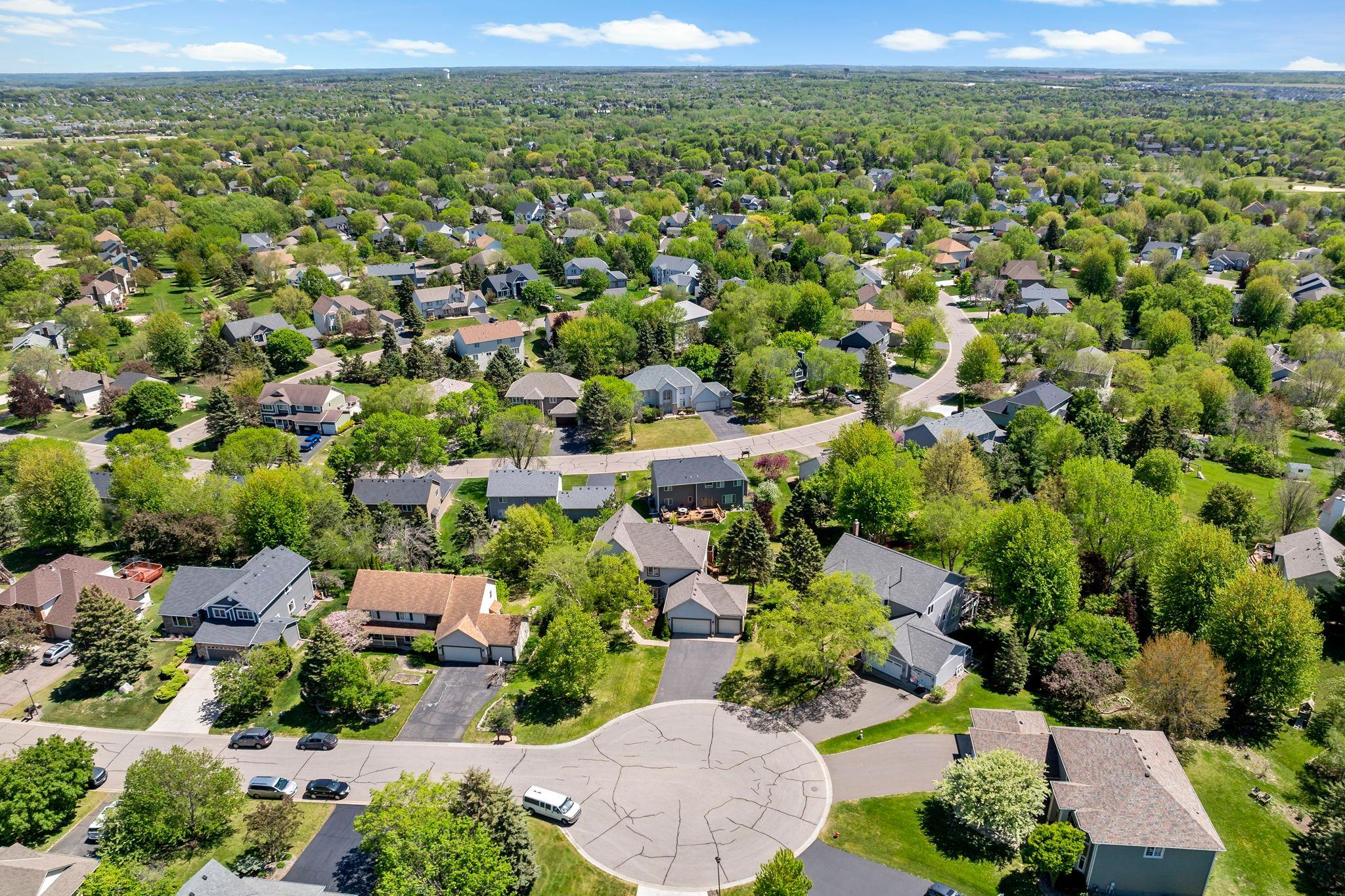 4-web-or-mls-8923 Highland Bay, Woodbury, MN_0007.jpg