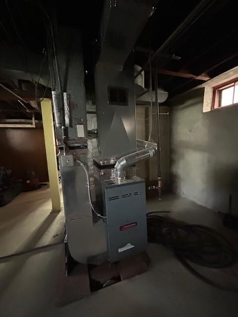 712 6th Bsmt Furnace.JPG