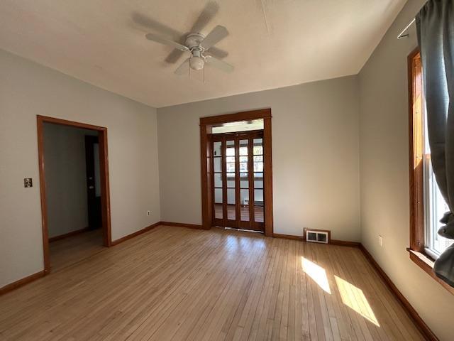 712 6th Main LR SR Entry MLS.JPG