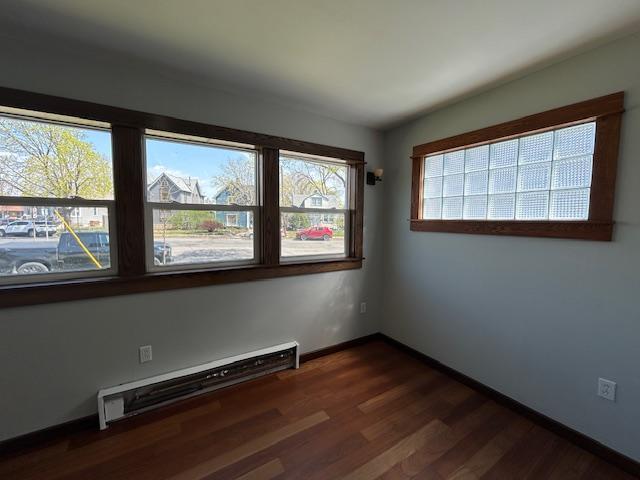 712 6th Sunroom MLS.JPG