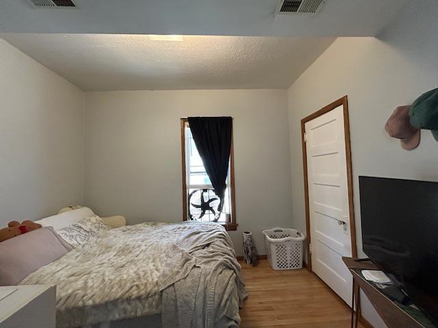 712 6th Upper Bdrm 2 MLS.JPG