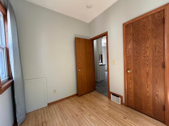 712 6th Main Lvl Bdrm 2 MLS 3.JPG