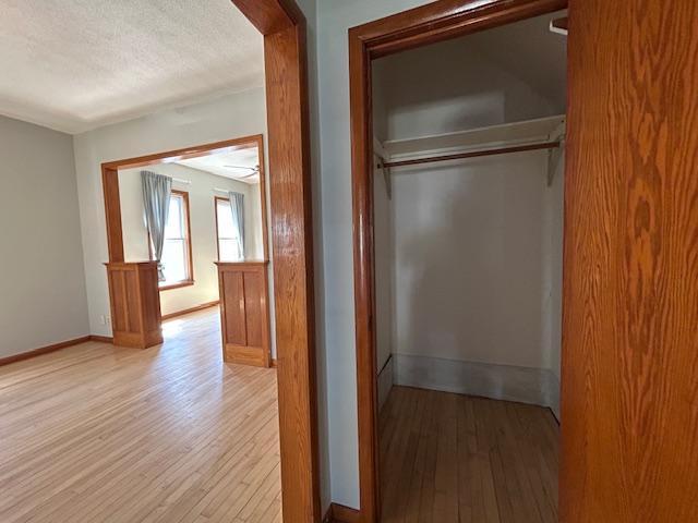 712 6th Main Entry LR MLS.JPG