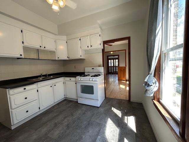 712 6th Main Lvl. Kit MLS 2.JPG