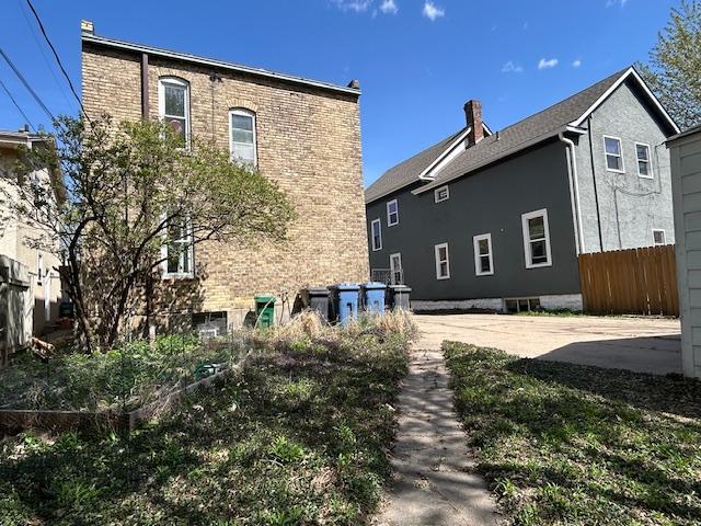 712 6th Back Yard Pic 2.JPG