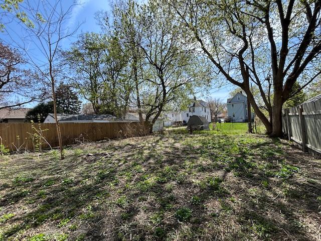 712 6th Backyard !! MLS.JPG