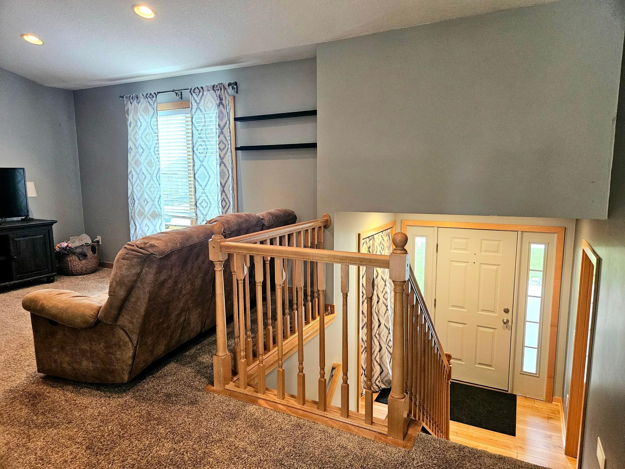 Large Open Entry Foyer