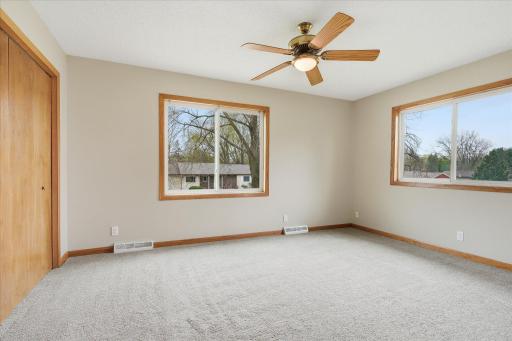 6560 49th Street N, Saint Paul, MN 55128