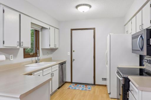 6966 Inskip Avenue S, Cottage Grove, MN 55016