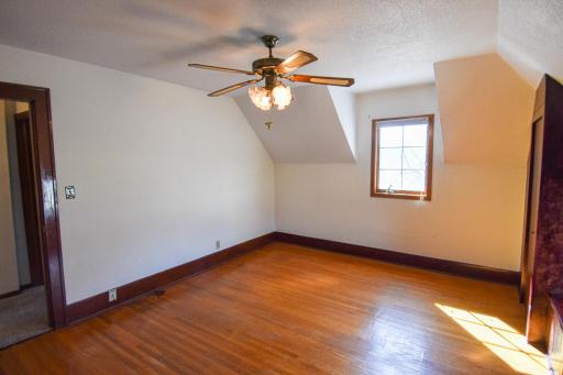 203 E Fletcher Avenue, Warren, MN 56762