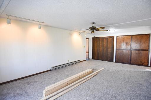 203 E Fletcher Avenue, Warren, MN 56762