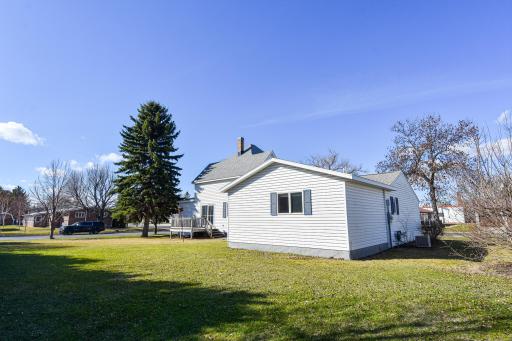 203 E Fletcher Avenue, Warren, MN 56762