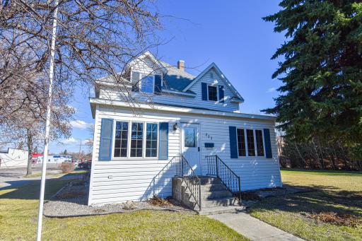 203 E Fletcher Avenue, Warren, MN 56762