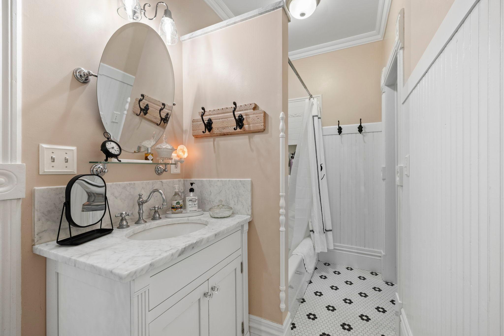 99-web-or-mls-620 Pine St W-595.jpg