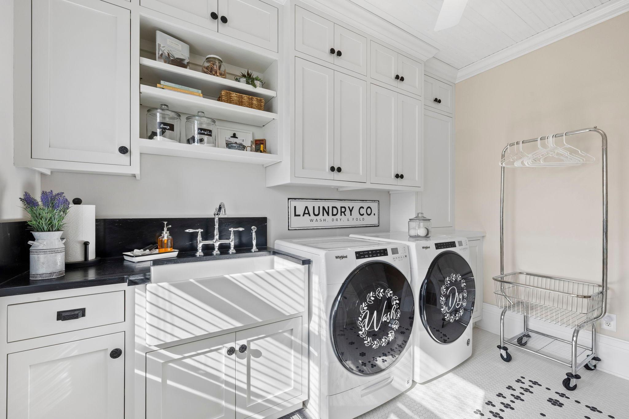 111-web-or-mls-620 Pine St W-525.jpg