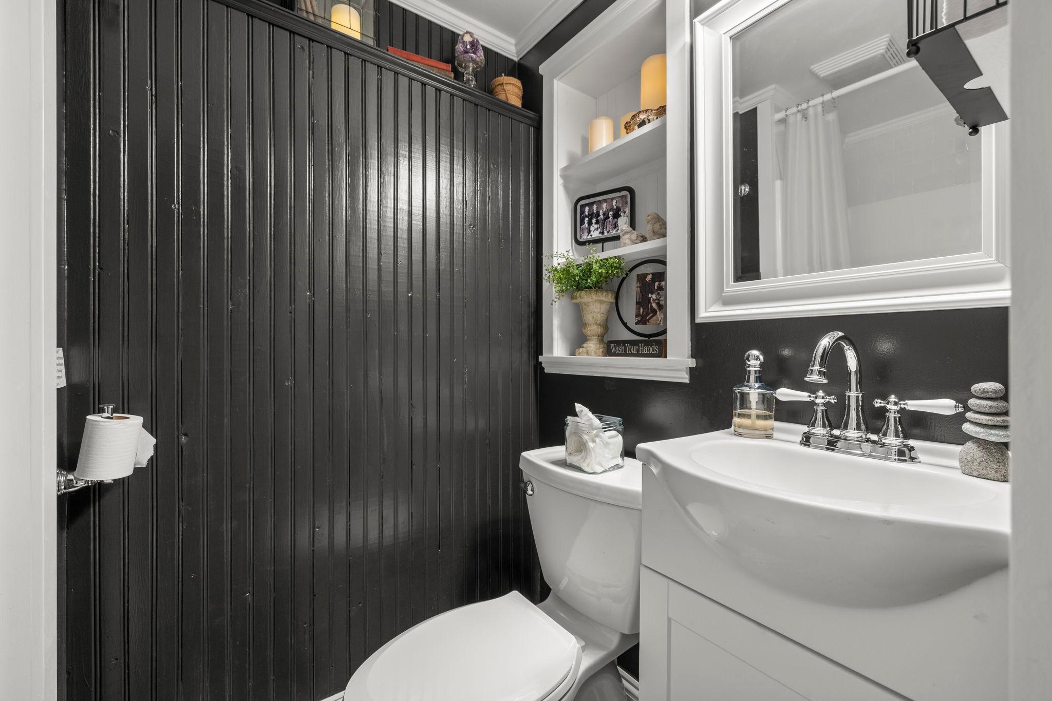 144-web-or-mls-620 Pine St W-130.jpg