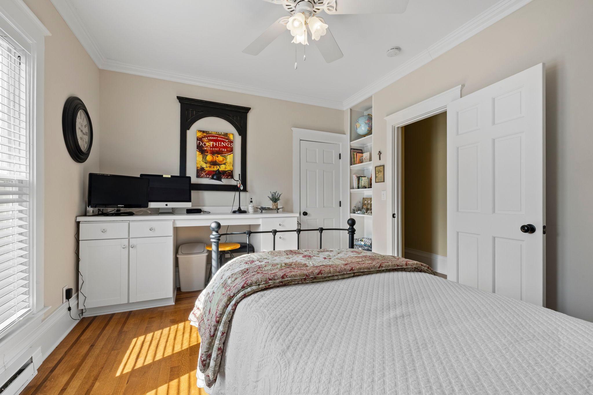 102-web-or-mls-620 Pine St W-500.jpg