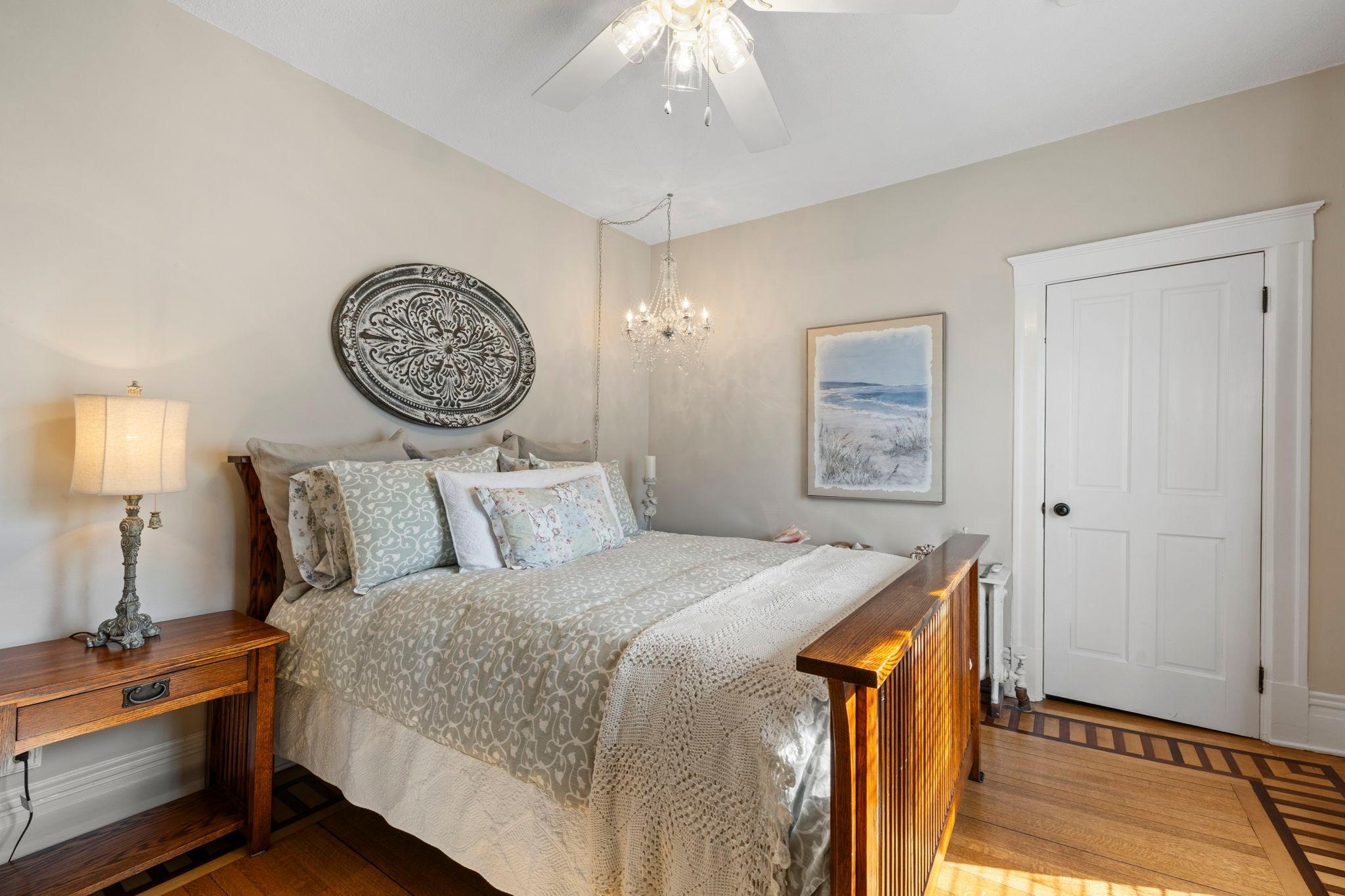 104-web-or-mls-620 Pine St W-510.jpg