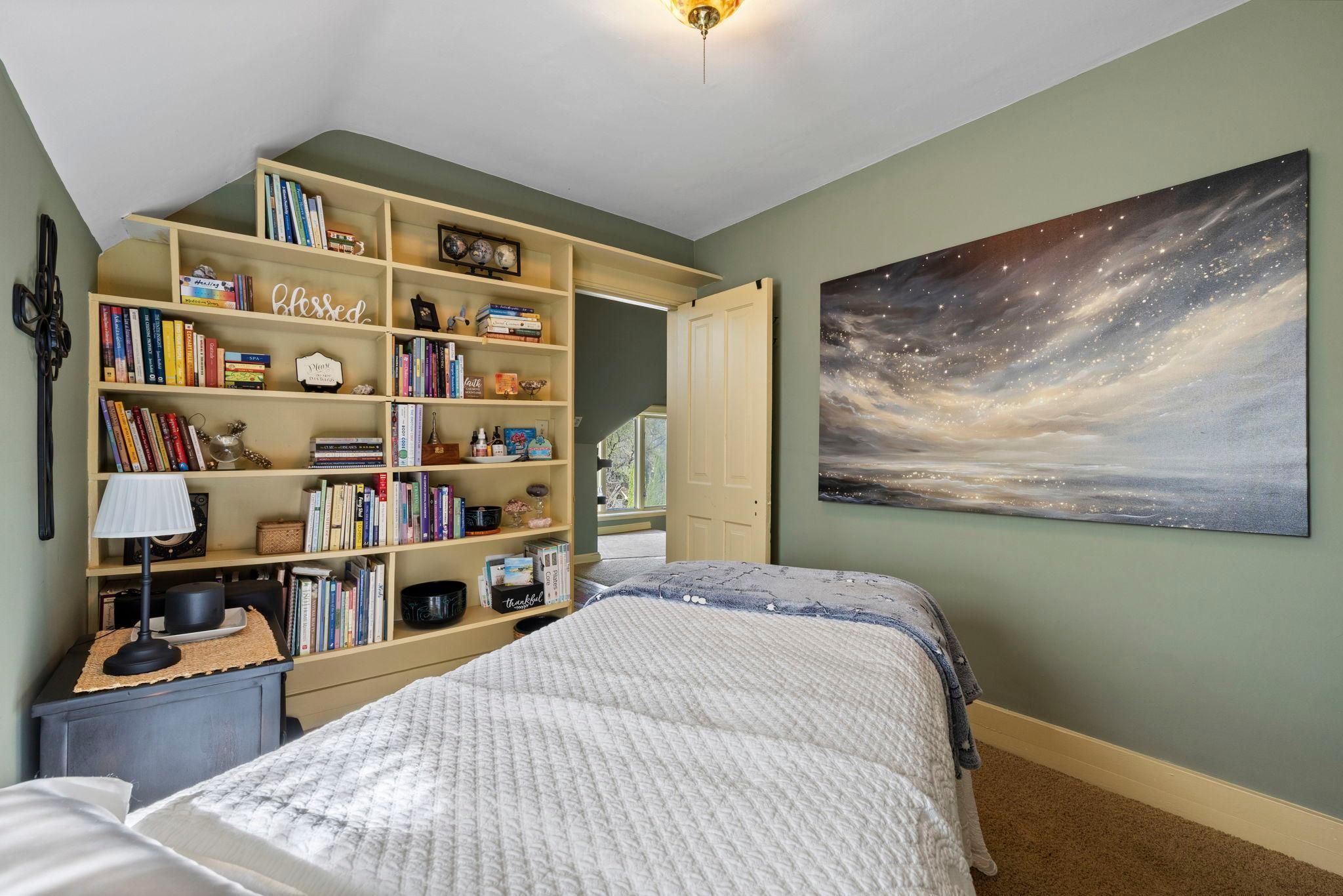 122-web-or-mls-620 Pine St W-665.jpg