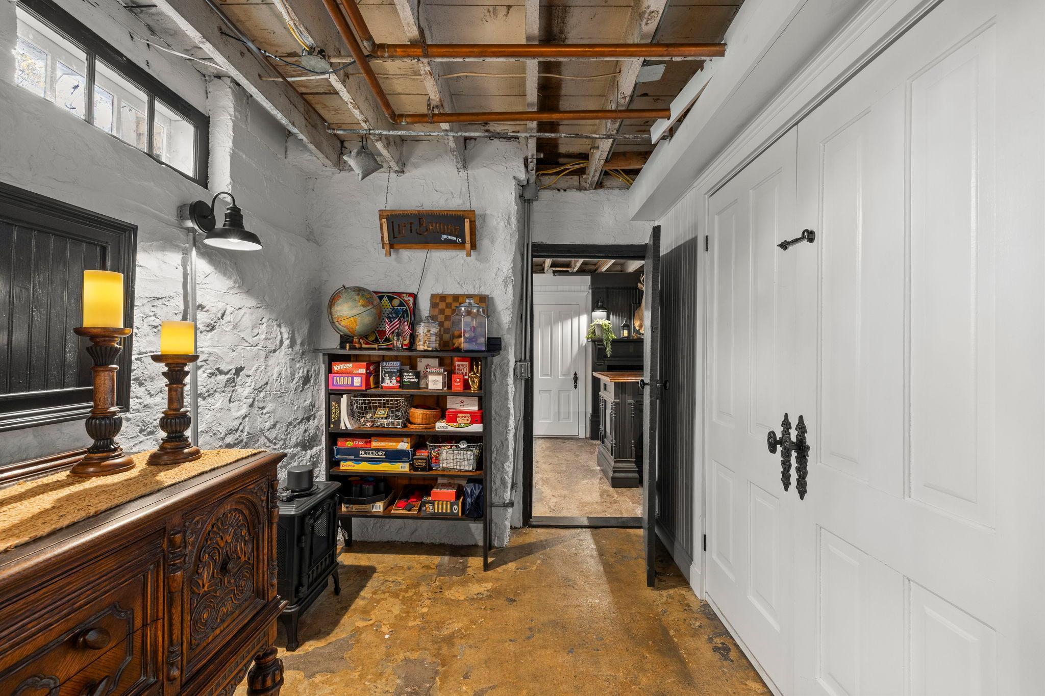 143-web-or-mls-620 Pine St W-170.jpg